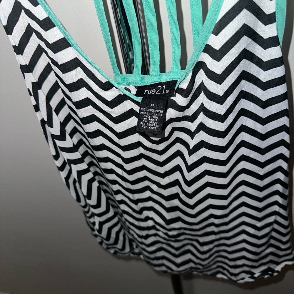 RUE21 TOP S - Picture 3 of 3